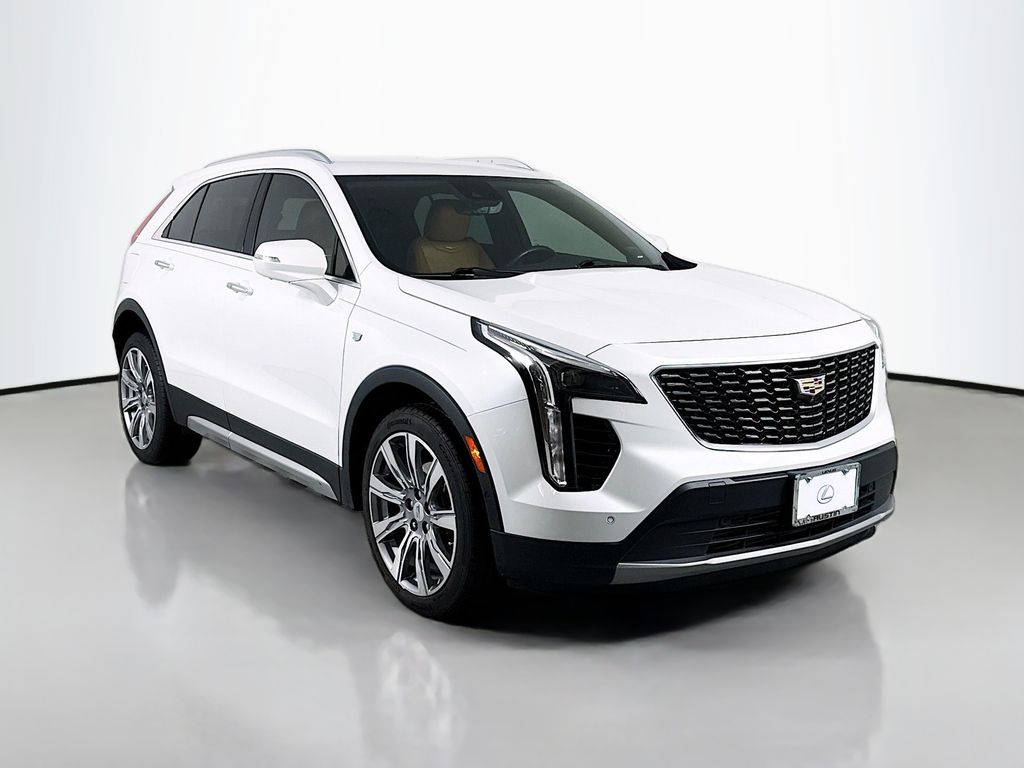 Thumbnail: 2020 Cadillac XT4 - 3