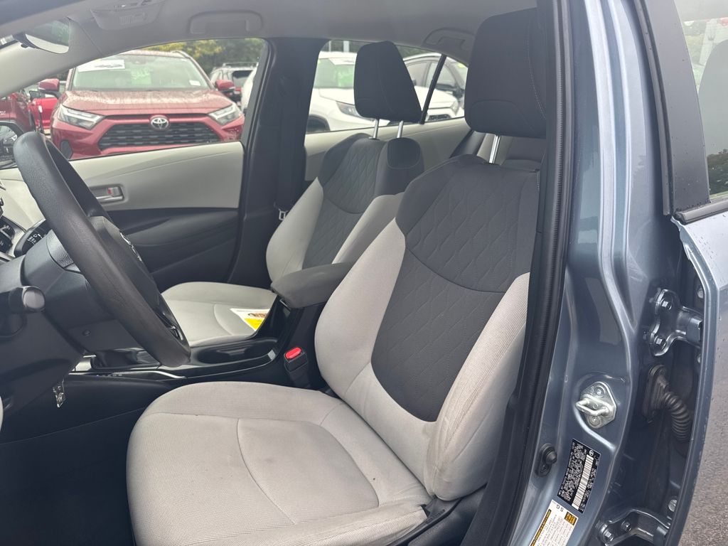 2021 Toyota Corolla LE photo 3