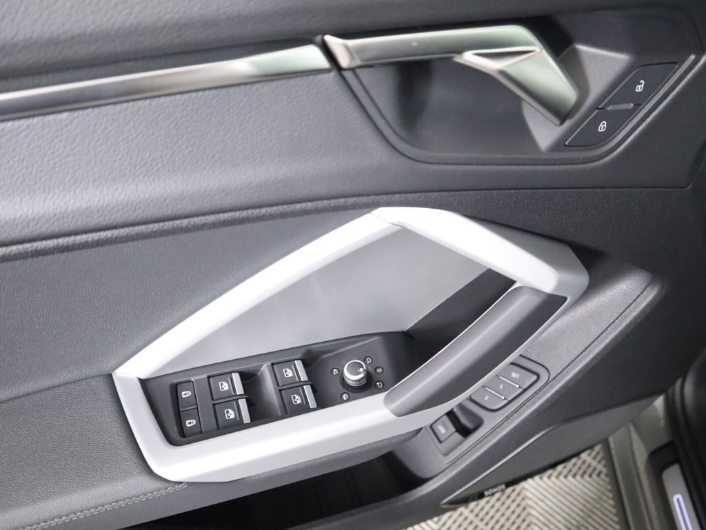 Thumbnail: 2025 Audi Q3 - 24