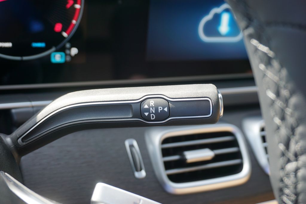 Thumbnail: 2026 Mercedes-Benz GLE - 32