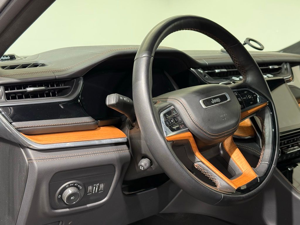 Thumbnail: 2023 Jeep Grand Cherokee L - 17