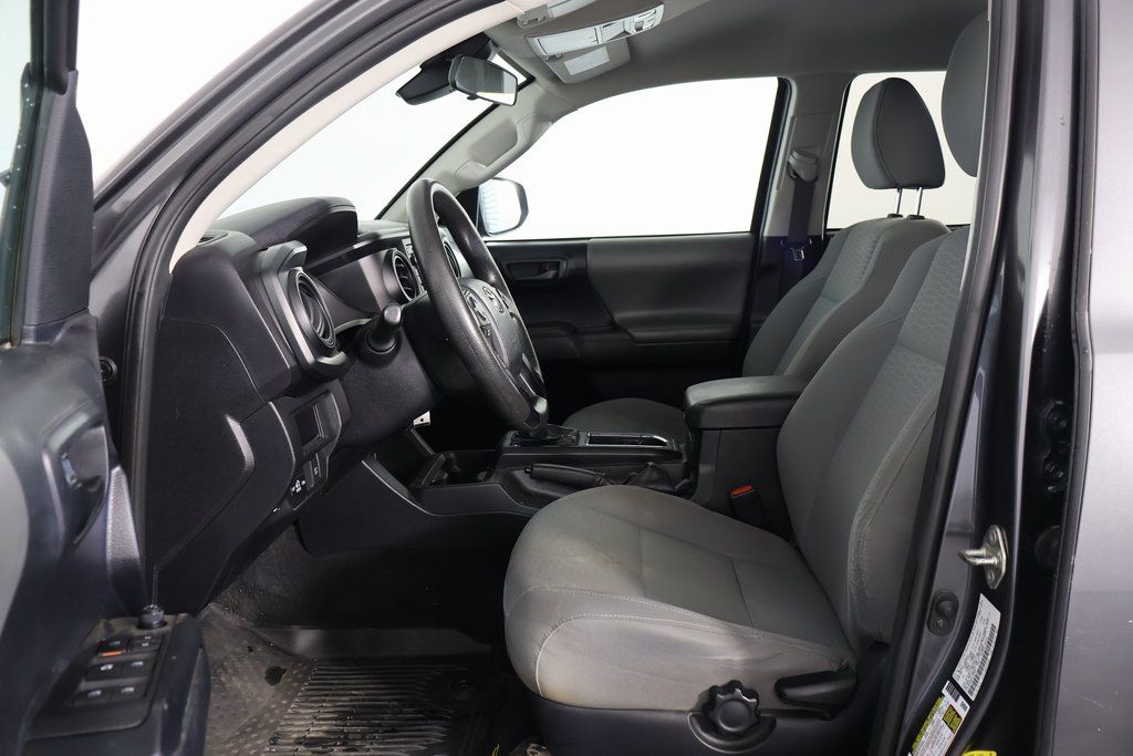 Thumbnail: 2019 Toyota Tacoma - 8