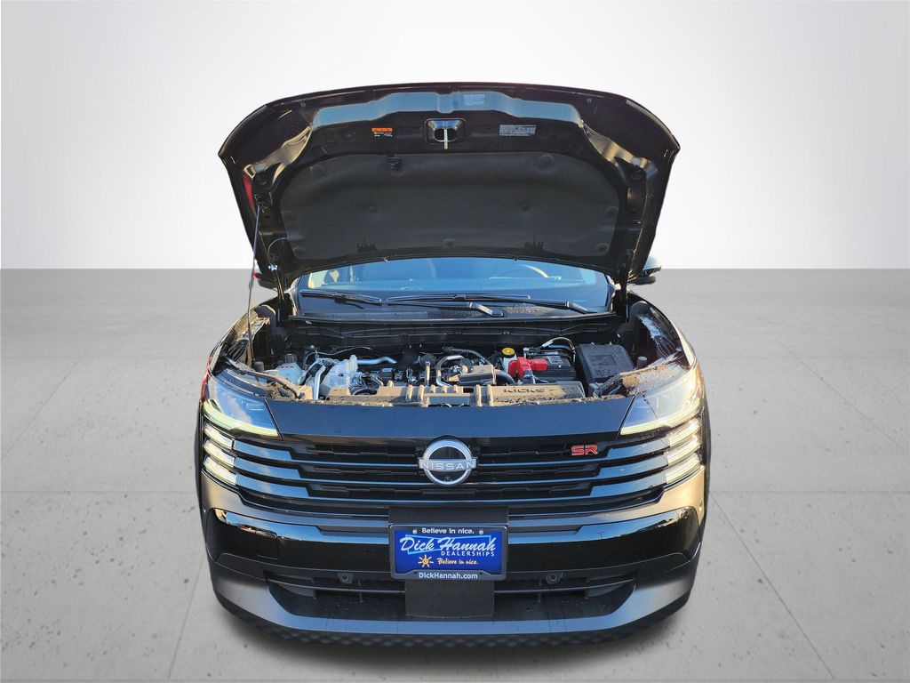 2025 Nissan Kicks SR photo 4