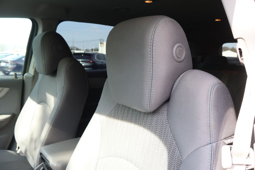 Thumbnail: 2016 Chevrolet Traverse - 32