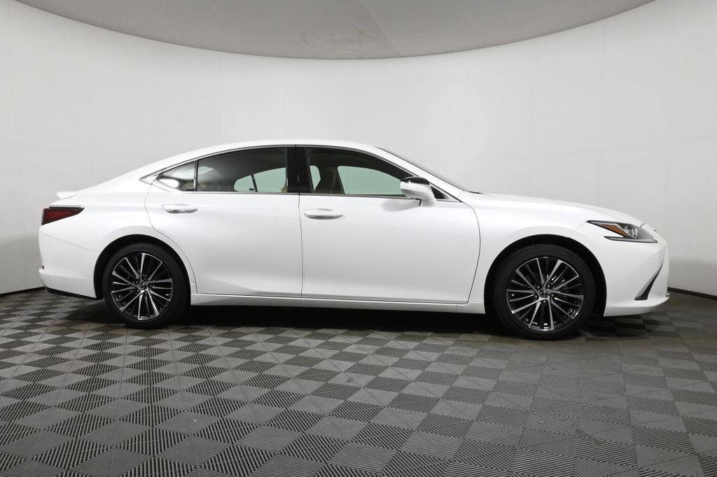2025 Lexus ES 350 8