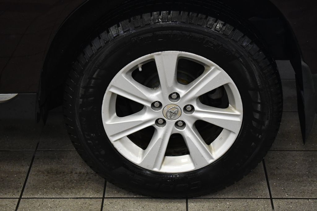 Thumbnail: 2012 Toyota Highlander - 13