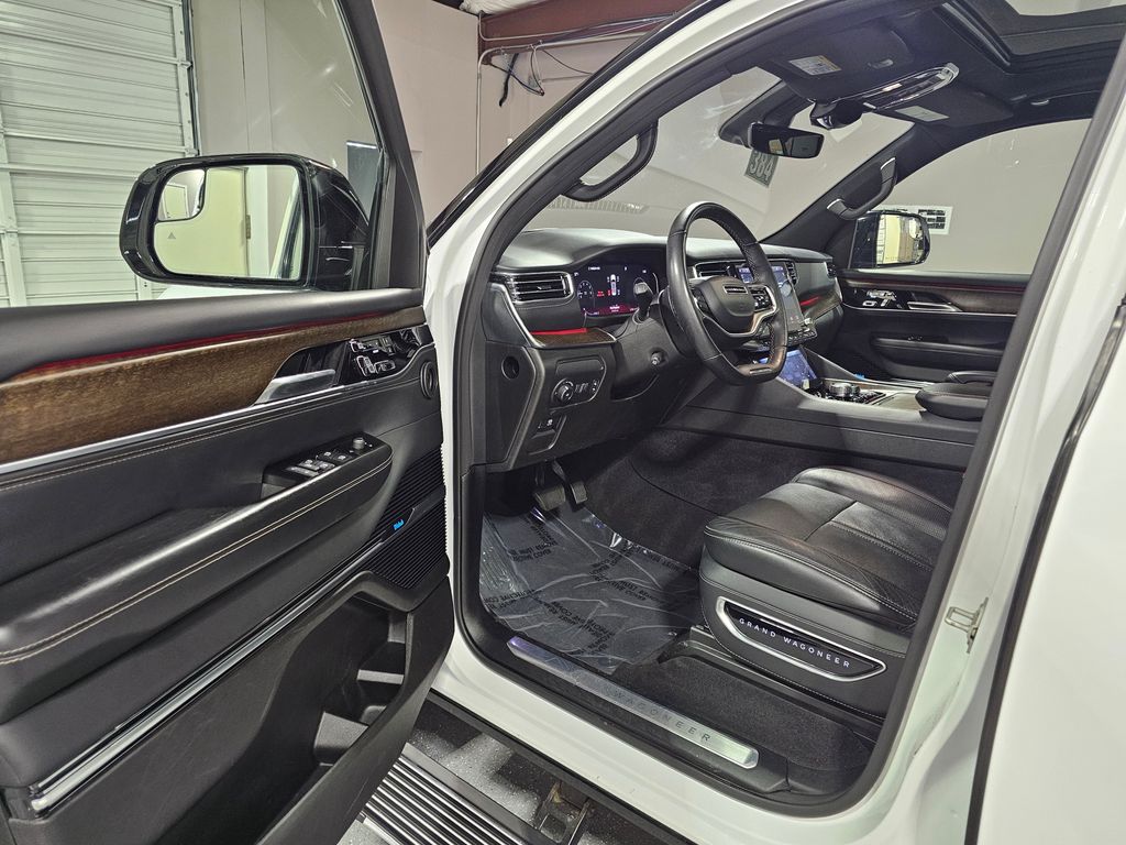 Used 2023 White Jeep Base image 18