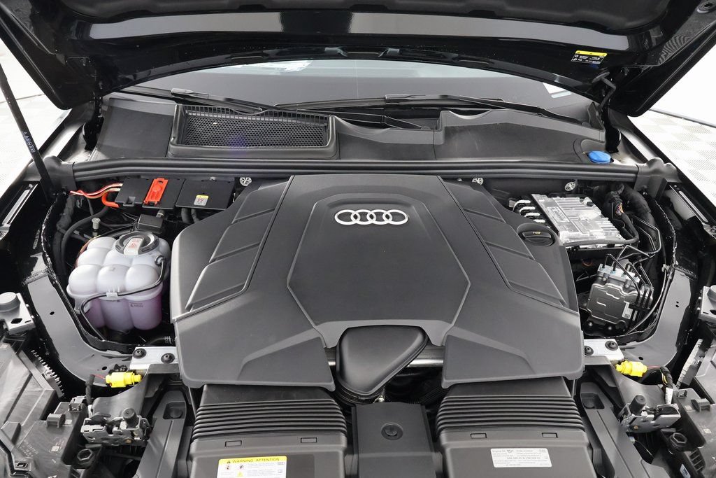 Thumbnail: 2026 Audi Q7 - 9