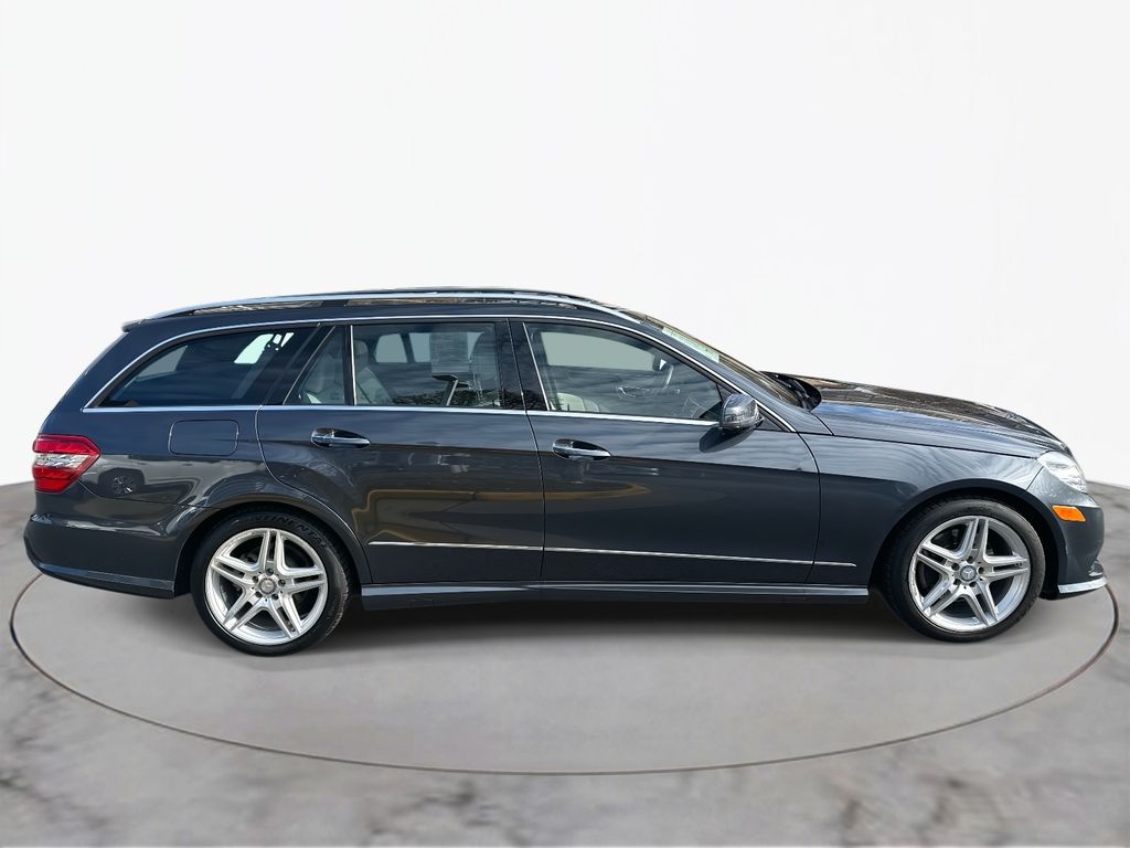 Thumbnail: 2011 Mercedes-Benz E-Class - 7