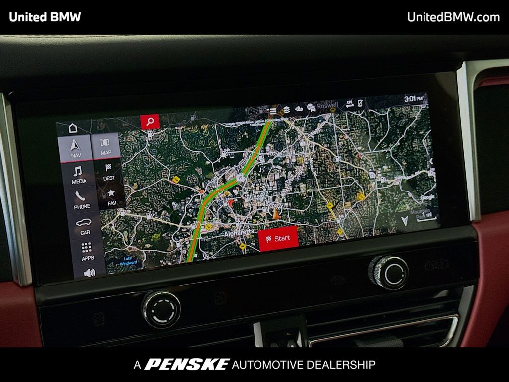 Thumbnail: 2023 Porsche Macan - 10