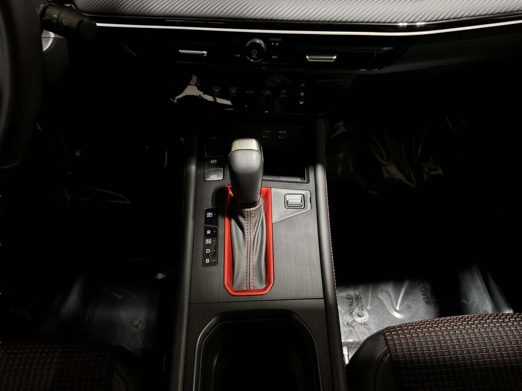 Certified Used 2025 Gun Metallic Nissan SR image 19