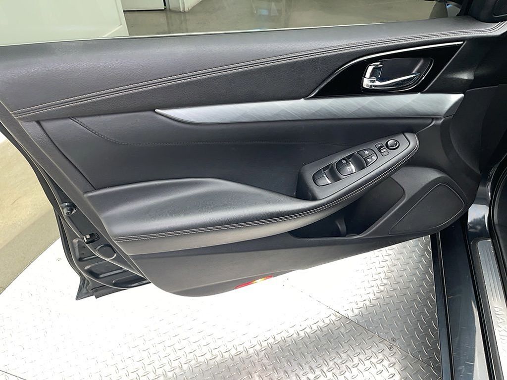 Thumbnail: 2016 Nissan Maxima - 12