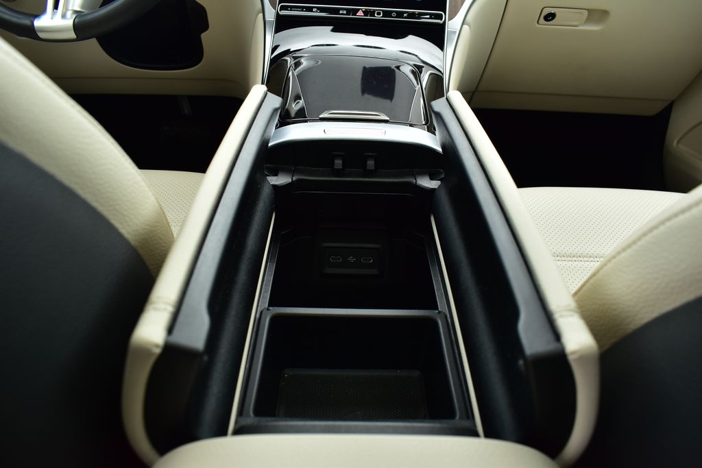2023 Mercedes-Benz GLC 300 23