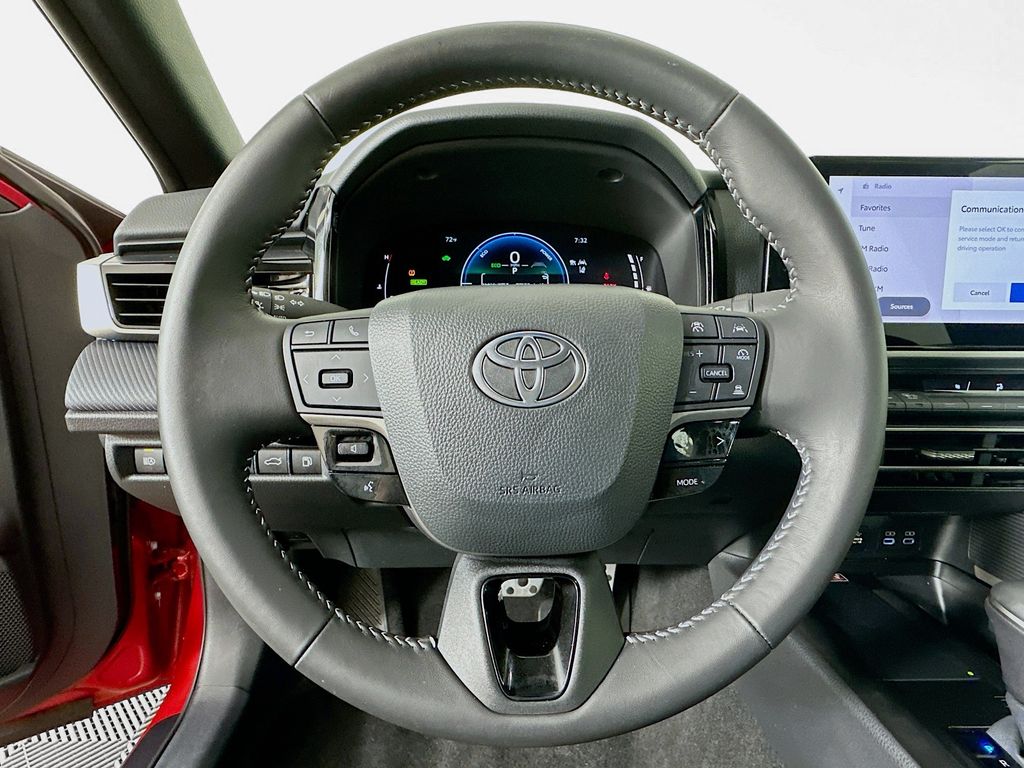 2025 Toyota Camry SE 11