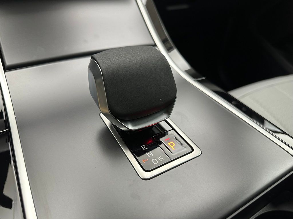 Thumbnail: 2026 Land Rover Range Rover Evoque - 12