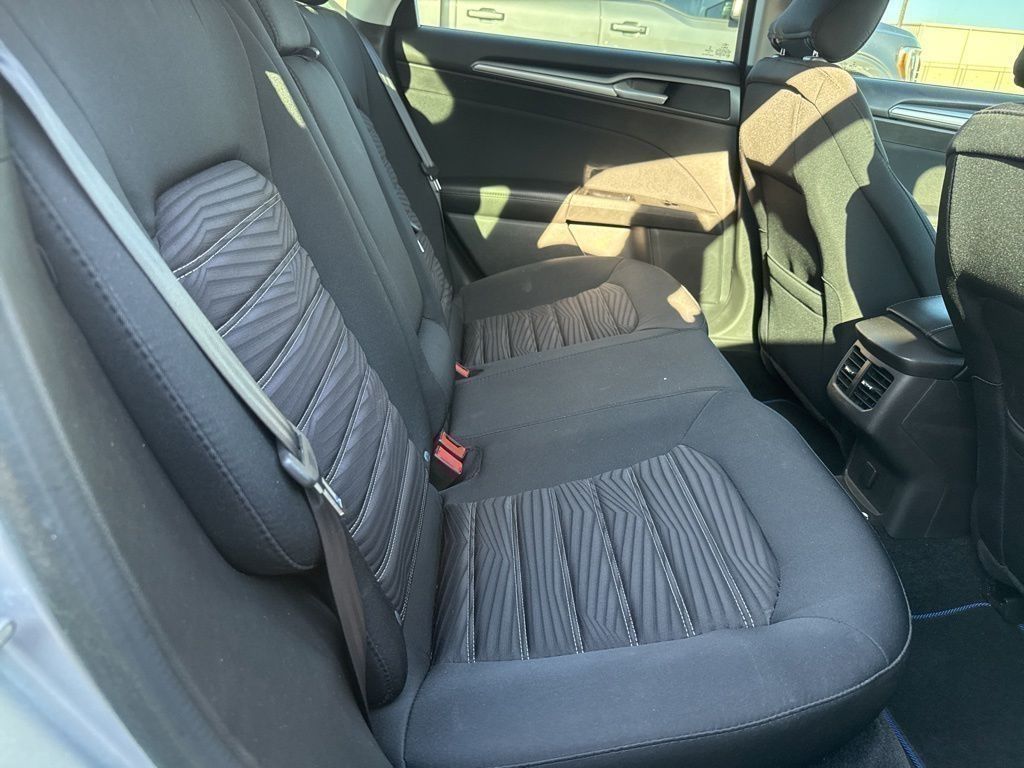 2016 Ford Fusion SE - 5