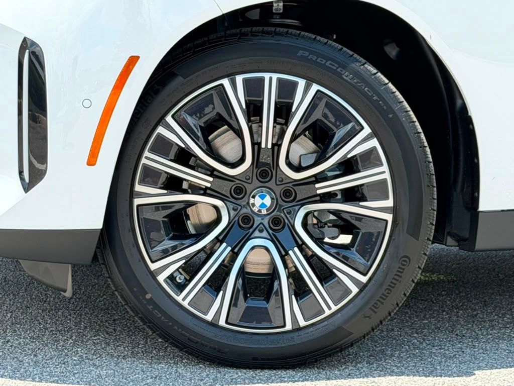 New 2026 White BMW 30 xDrive image 10