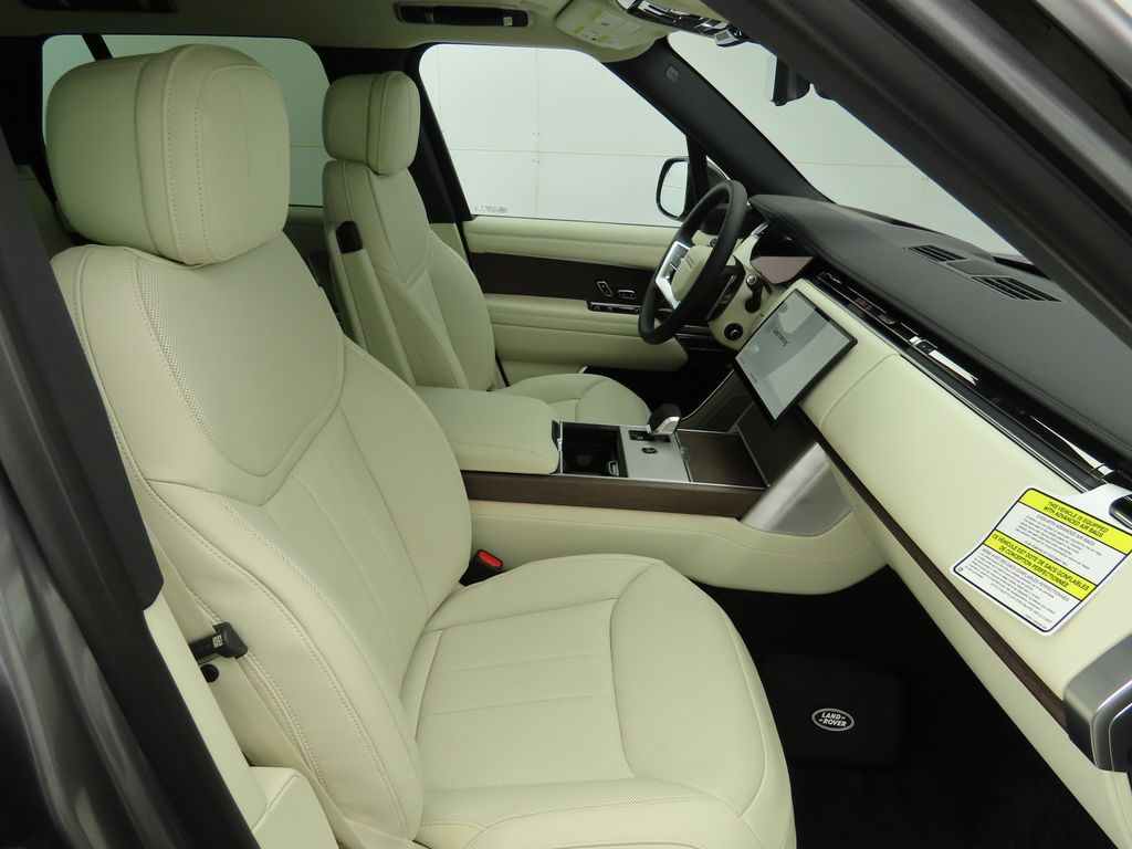Thumbnail: 2025 Land Rover Range Rover - 22