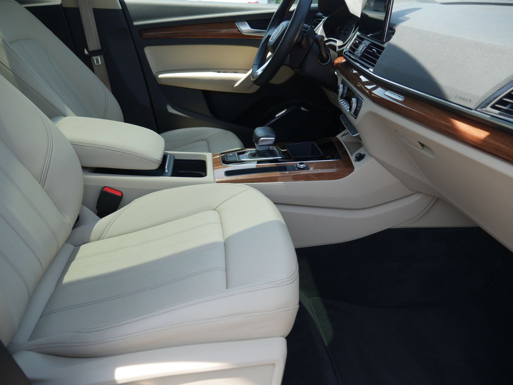 Thumbnail: 2022 Audi Q5 - 25