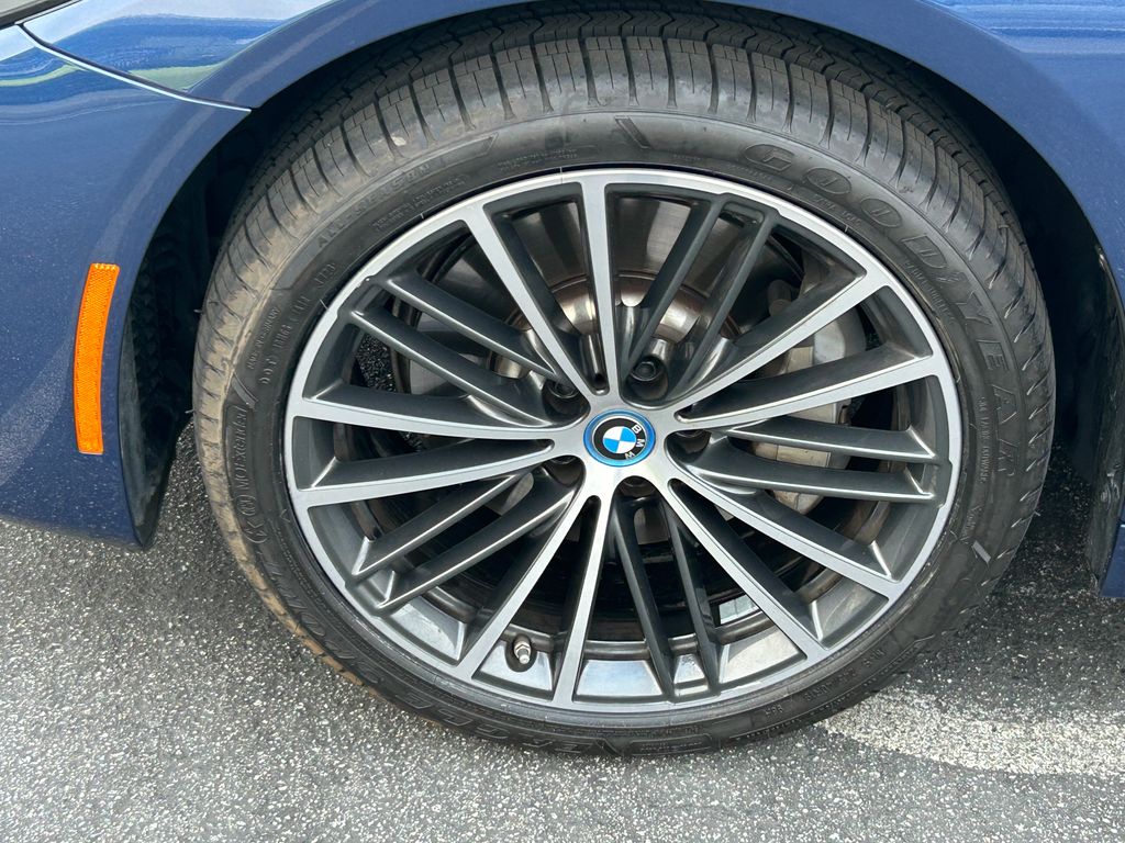 Thumbnail: 2022 BMW 5 Series - 9