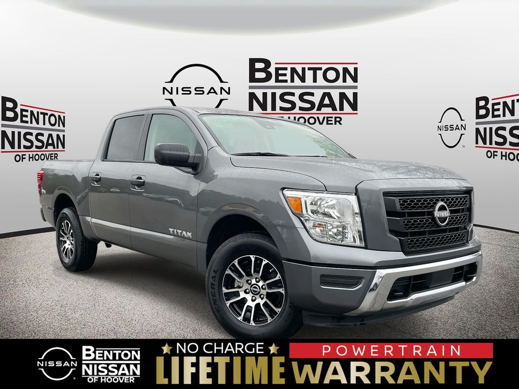 2024 Nissan Titan SV Crew Cab 4WD