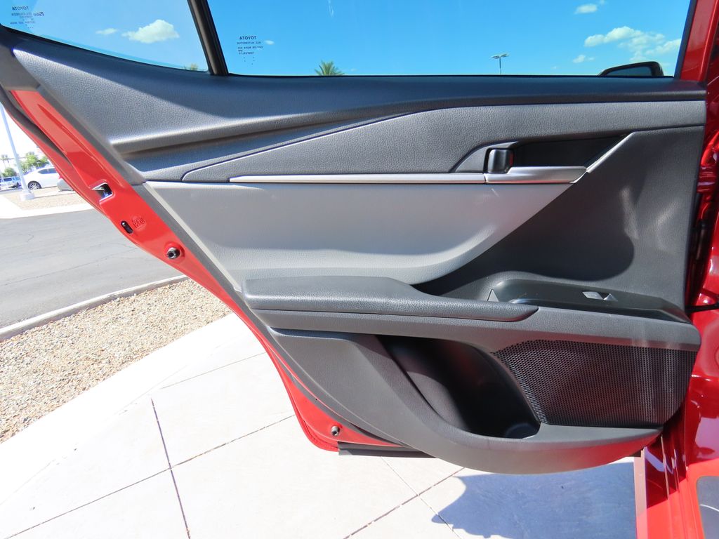 2025 Toyota Camry LE 25