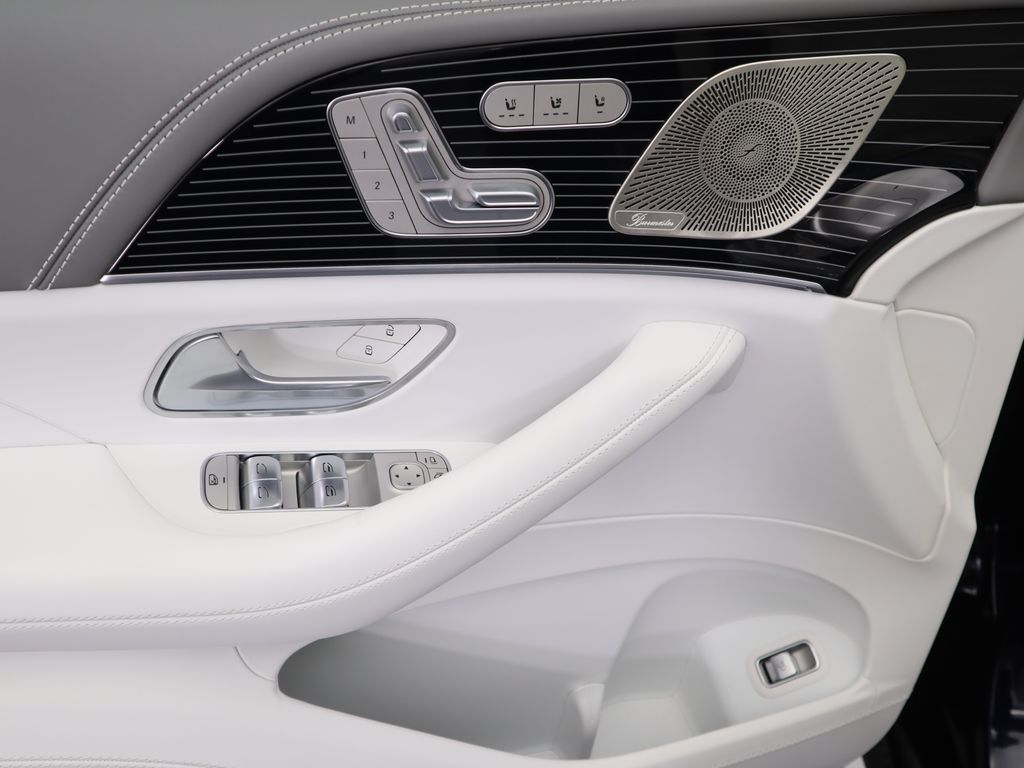 Thumbnail: 2025 Mercedes-Benz GLS - 25