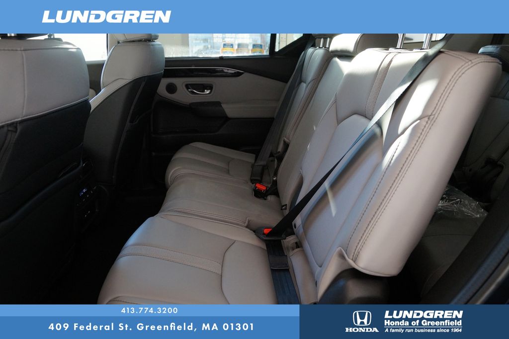 Used 2025 Honda Pilot SUV