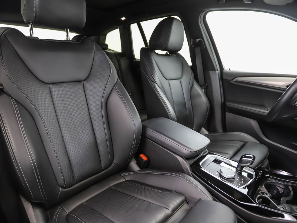 2022 BMW X3 xDrive30i 32