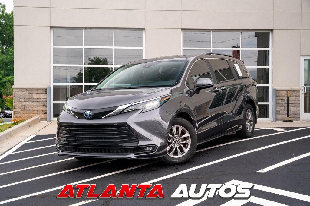Magnetic Gray Metallic 2025 Toyota Sienna Minivan Front-Wheel Drive Continuously Variable Transmission