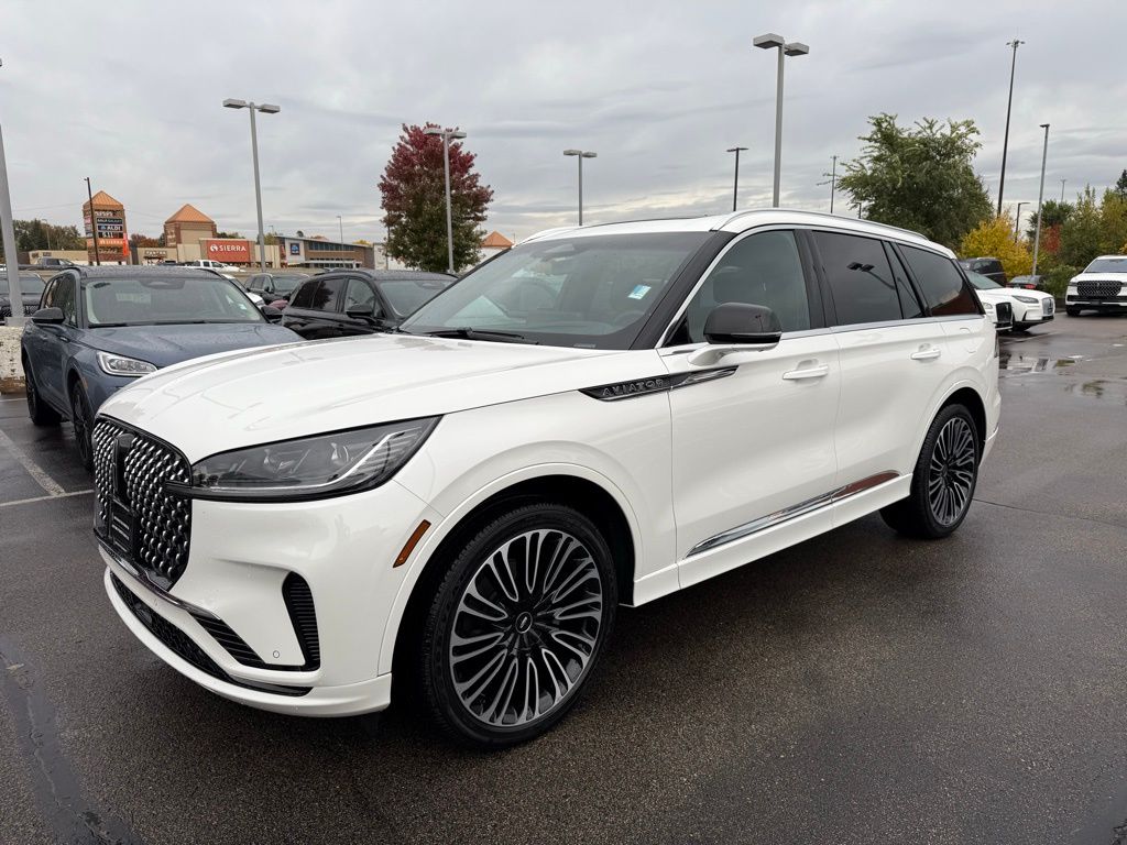 Pristine White Metallic Tri-Coat 2025 Lincoln Aviator Black Label AWD SUV / Crossover All-Wheel Drive Automatic