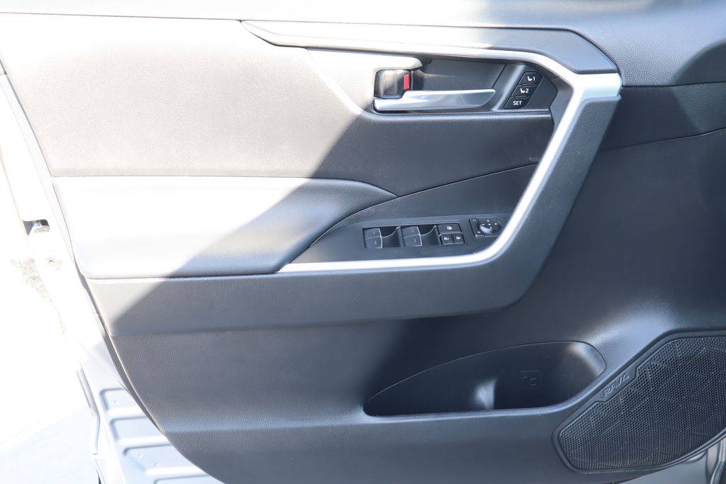 Thumbnail: 2024 Toyota RAV4 - 23