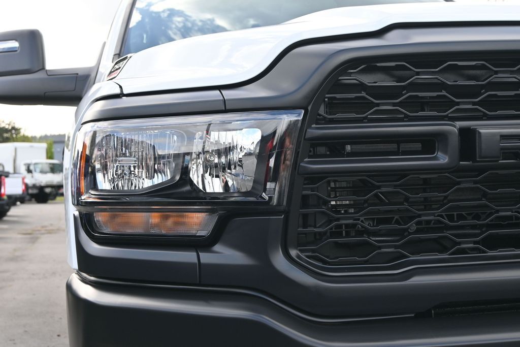 2024 Ram 2500 Tradesman Crew Cab 4x4 8' Box