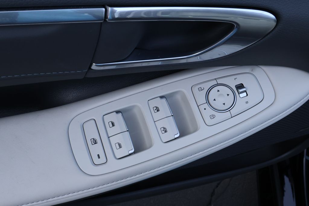 Thumbnail: 2023 Hyundai Sonata - 16