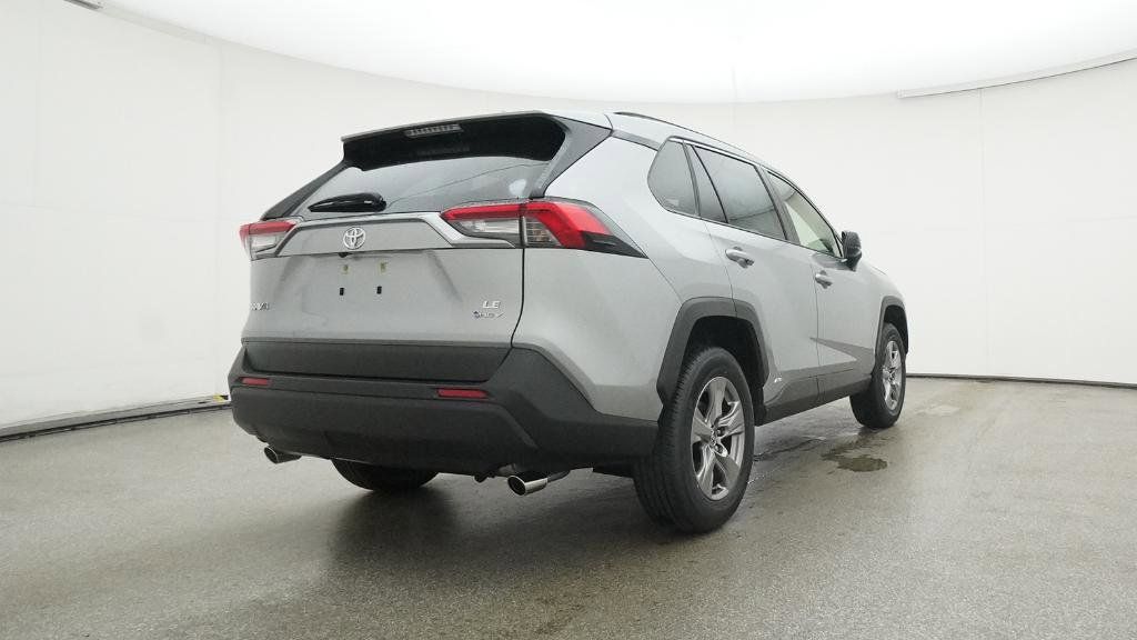 2025 Toyota RAV4 LE 18