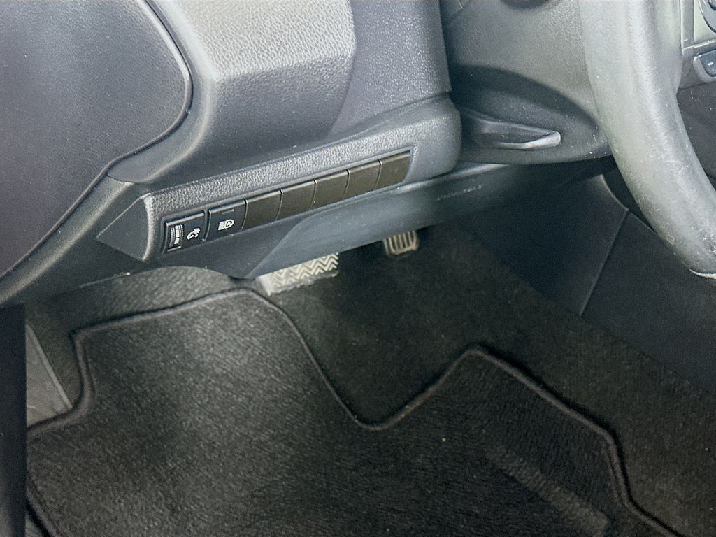 Thumbnail: 2023 Toyota Corolla - 10