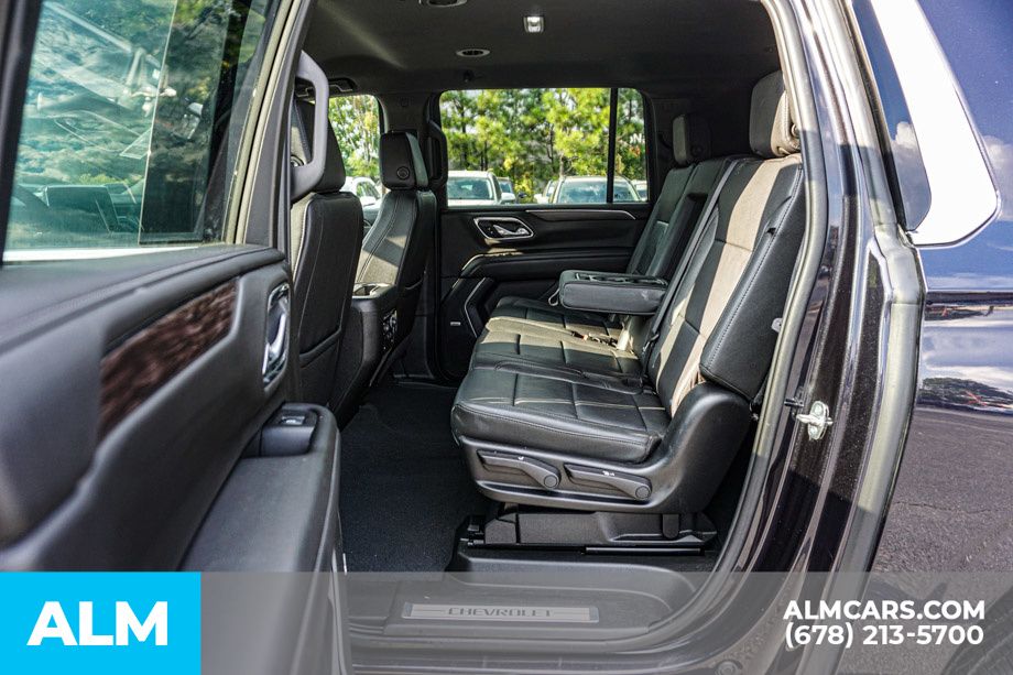 2024 Chevrolet Suburban LT photo 19