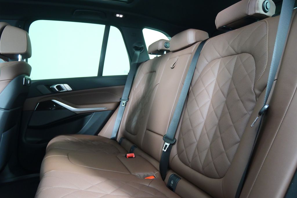 Thumbnail: 2026 BMW X5 - 16