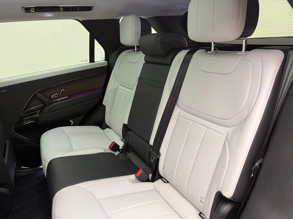Thumbnail: 2023 Land Rover Range Rover Sport - 25