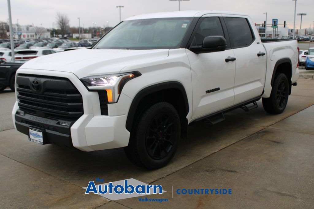 View vehicle photo 3