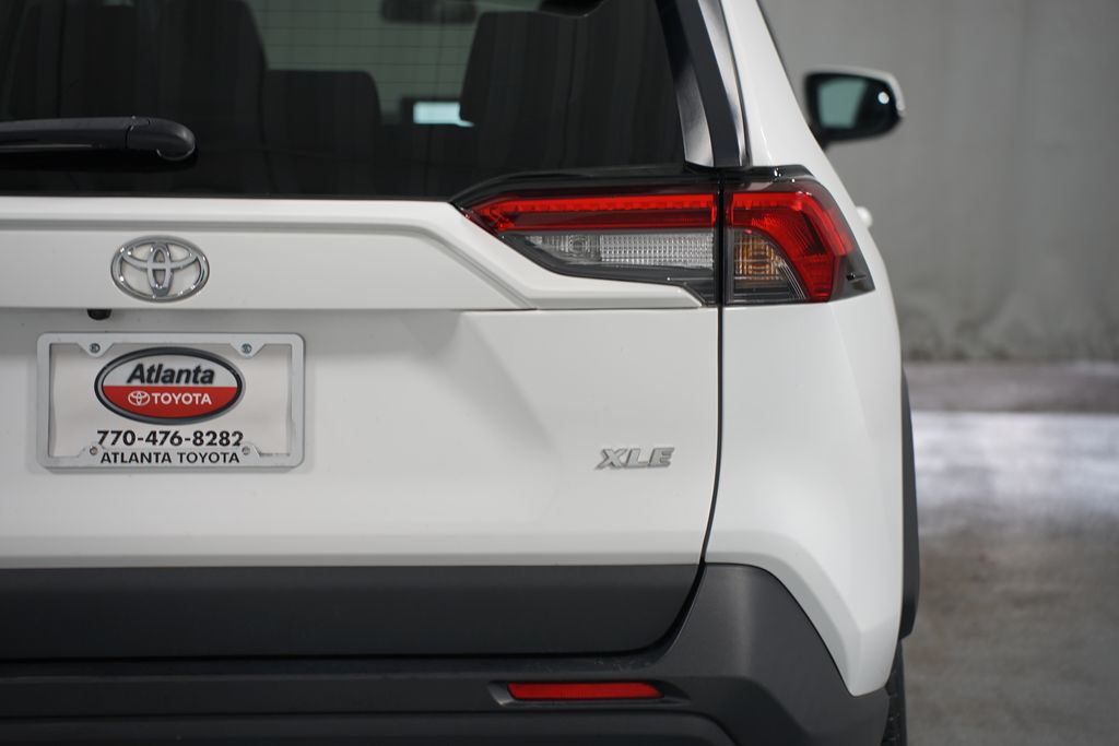 2023 Toyota RAV4 XLE 10