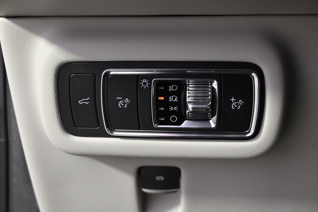 New 2026 Black Lincoln Premiere image 23