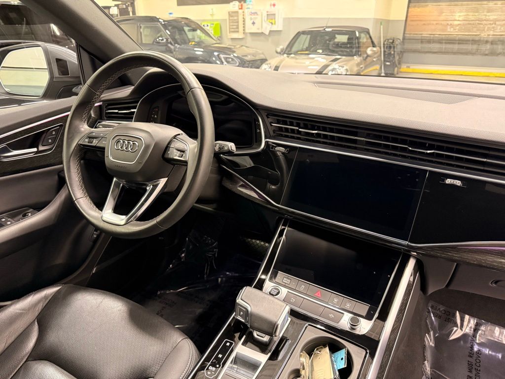 Thumbnail: 2021 Audi Q8 - 31