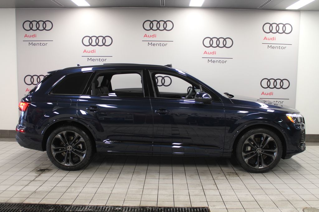 Thumbnail: 2026 Audi Q7 - 7
