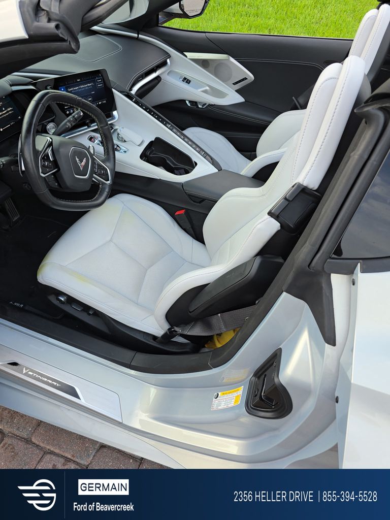 Used 2021 Silver Chevrolet Stingray image 8