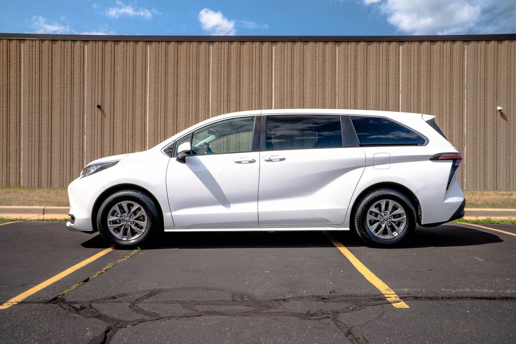 Used 2022 Toyota Sienna Van