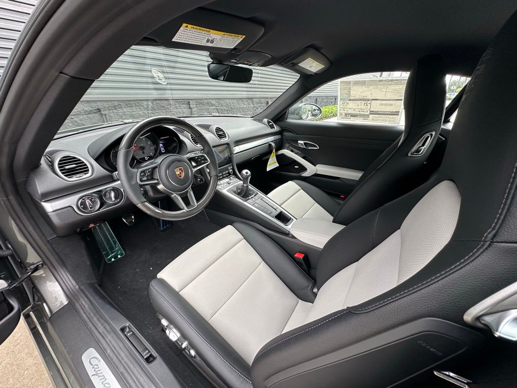 Thumbnail: 2025 Porsche 718 Cayman - 4