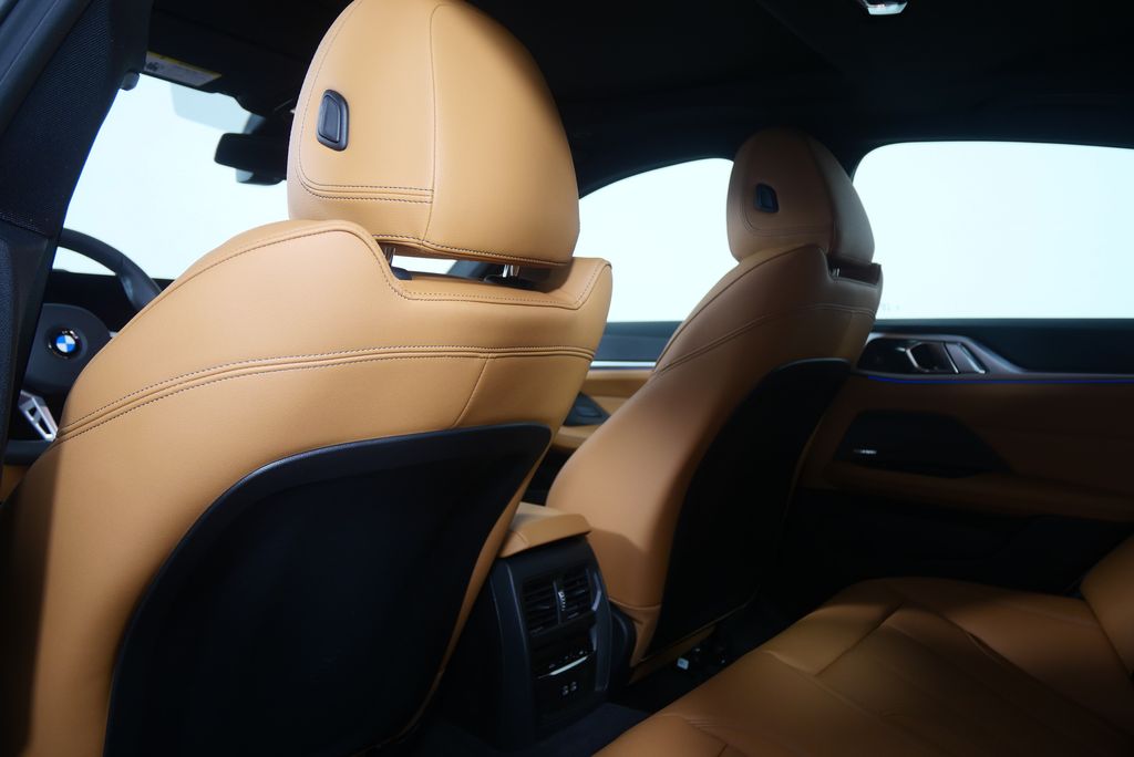 Thumbnail: 2026 BMW i4 - 17