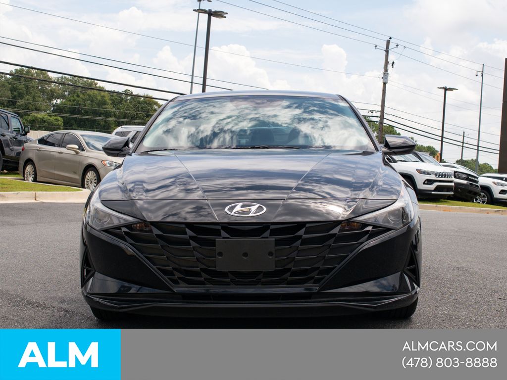 Used 2023 Black Hyundai SEL image 3