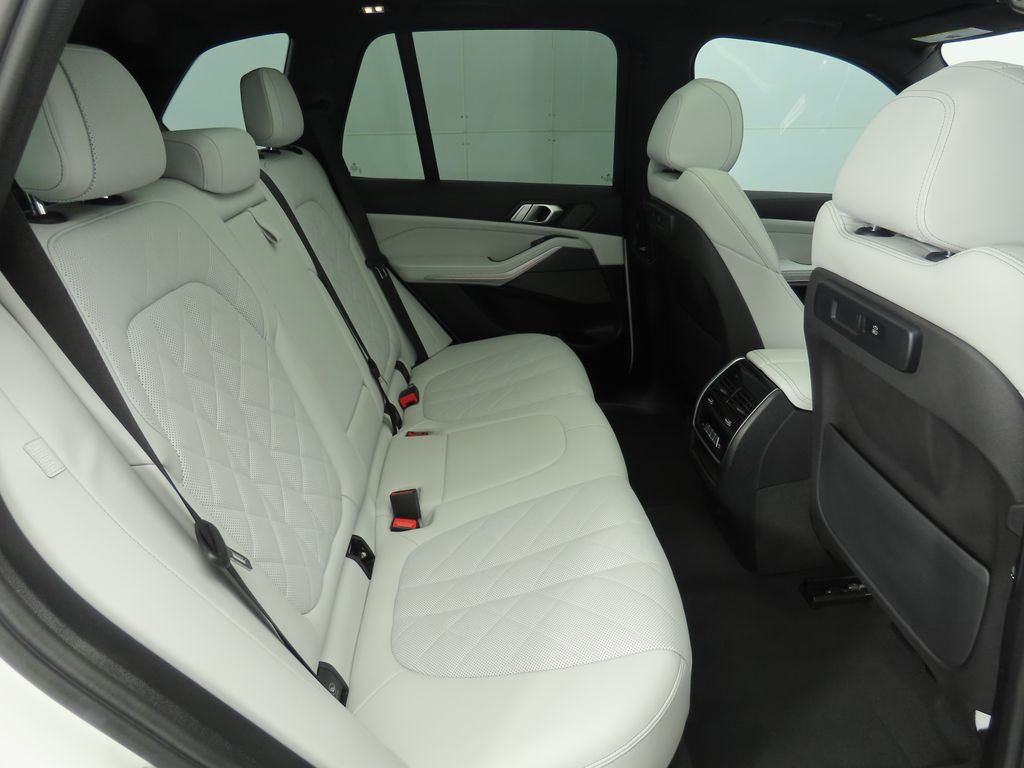 Thumbnail: 2023 BMW X5 - 23